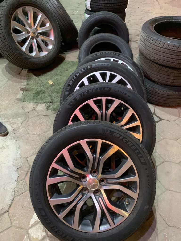 Lốp MICHELIN 275/40R19 P ZERO – Dòng lốp gai êm ái